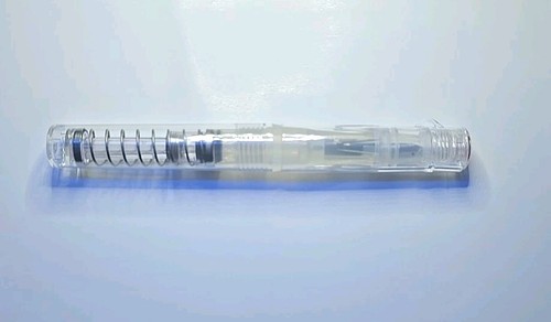 Penna stilografica trasparente