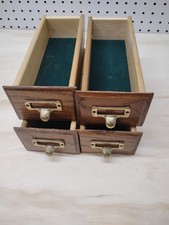 4 piccoli cassetti in legno