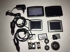 Lotto 4 TomTom con 2 Adattatori Auto e Ricambi Vari