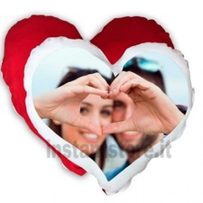Cuscino personalizzato con foto a forma di cuore stampa sublimatica .