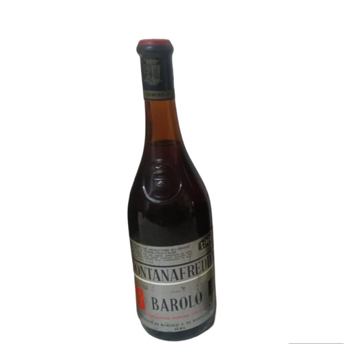 Bottiglia vino barolo - di,