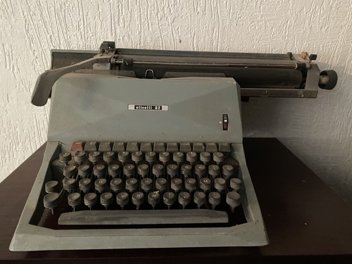 Macchina scrivere olivetti - da,