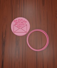 Lettera con cuori stampo a