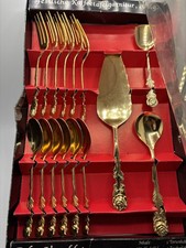 Posate da dessert dorate dalla