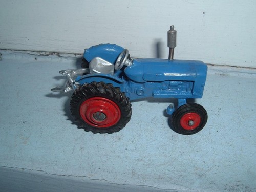 Corgi toys 060 fordson - toys,
