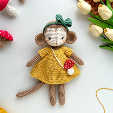 Bambola scimmia all'uncinetto