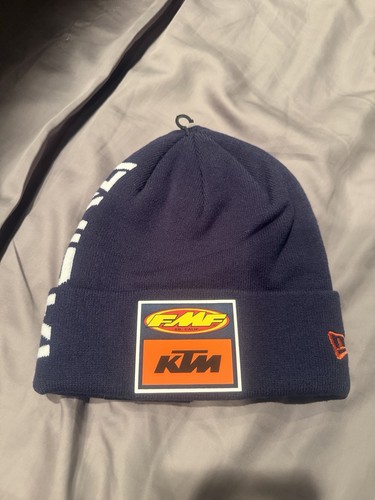 Cappello berretto con polsini