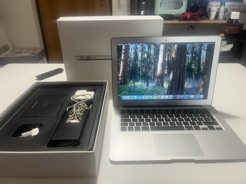 Macbook air 2017 - 13”,