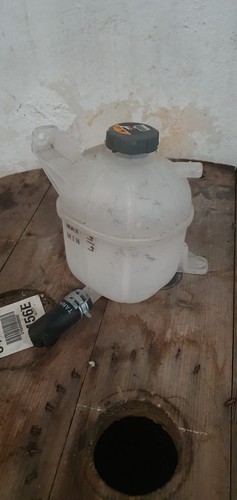 Vaschetta liquido radiatore