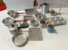 Giocattoli da forno, pentole