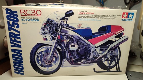 Tamiya honda 14057 vfr750r - honda, kit