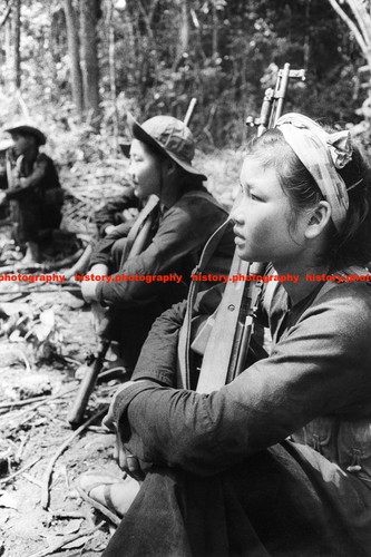 F012882 vietcong fighters - vietcong,