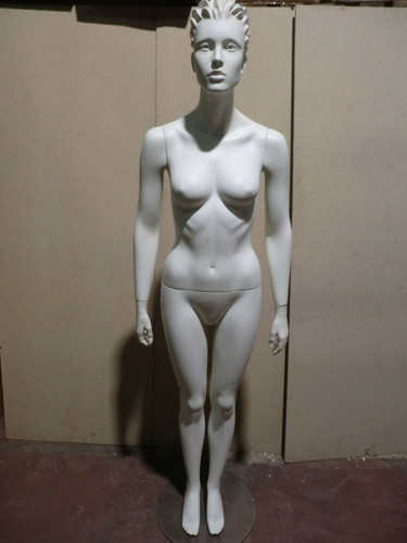 Manichino vetrina bambola - vetrina,