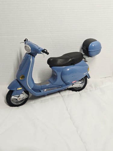 Barbie scene blu - barbie, vespa