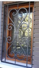 grata in ferro pieno forgiato e battuto a mano con colore e misure a scelta