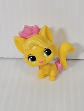 Disney Palace Pets Minis Raperonzolo's Maltese Dog Margherita 1,75" Mini Figura Giocattolo