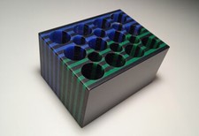 Portapenne design ufficio parallelepipedo plastica a righe forato anni 70/80