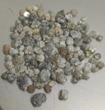 Diamanti grezzi non tagliati