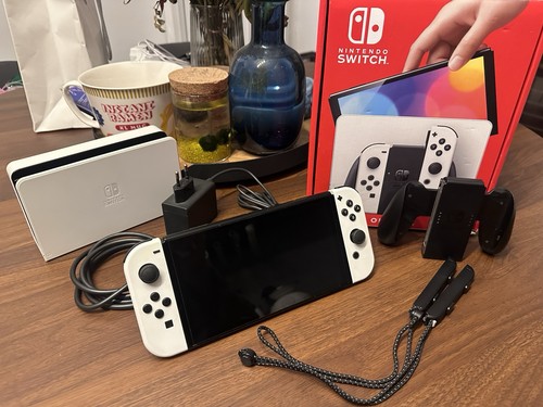 Nintendo switch modello oled - nintendo,
