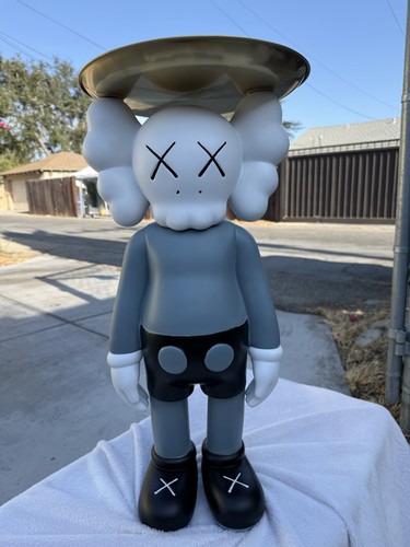 Statuina resina kaws con - in,