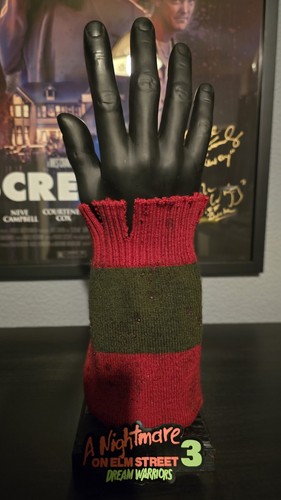 Nightmare elm street stand - elm,