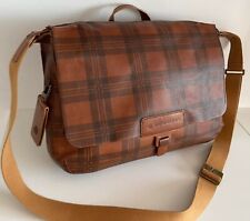 Lussuosa particolare   organizzatissima  in pelle marrone   Piquadro