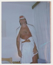 Sexy bello giovane uomo senza