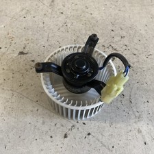 2002 TOYOTA AVENSIS VERSO