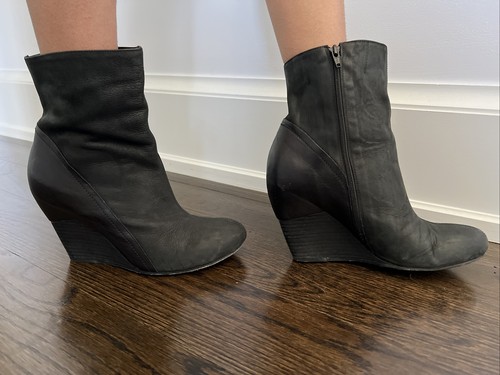 Black leather wedge - black, 4”