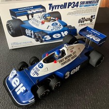 Modellino auto da corsa Tamiya