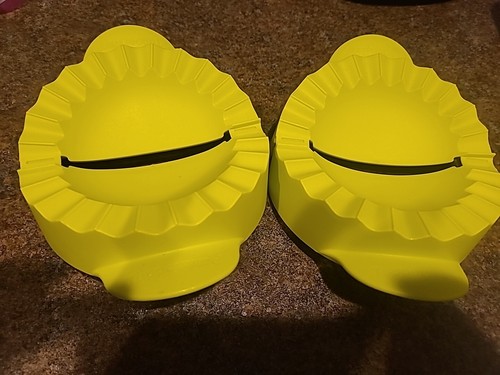 Tupperware empanada maker - empanada, set