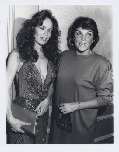 Catherine bach 1984 - bach, nostros