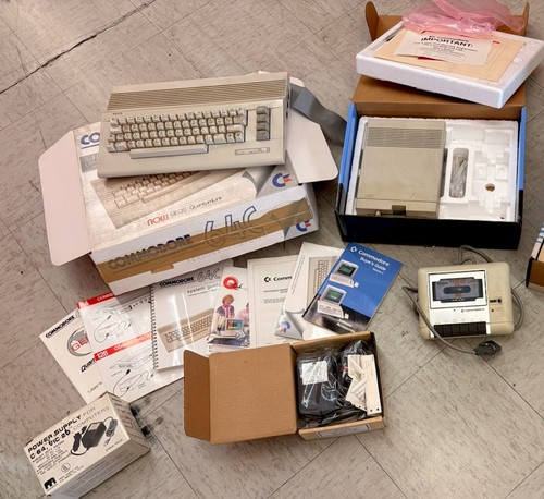 Commodore 64c vintage - commodore,
