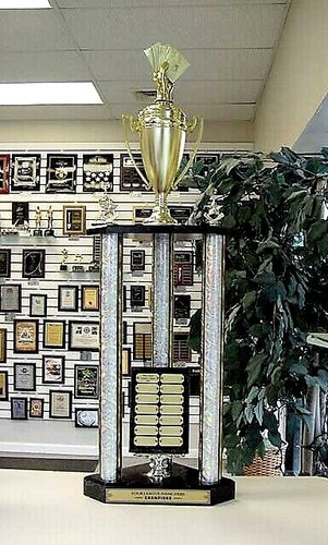 Poker trophy large three post - three,