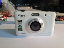 NIKON Coolpix S30 Fotocamera Digitale Subacquea + Scheda da 8 GB Transcend