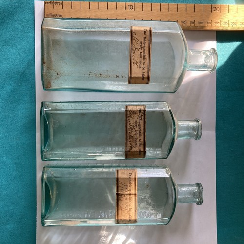 Set medicine bottles - 3,
