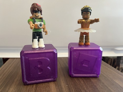 Roblox figures acccessories - roblox,