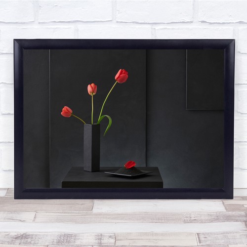 Japan ikebana tulip red - ikebana,