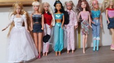 LOTTO DI N.10 VARIE BARBIE DA