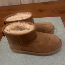 Nuovissimo 100% autentico UGG