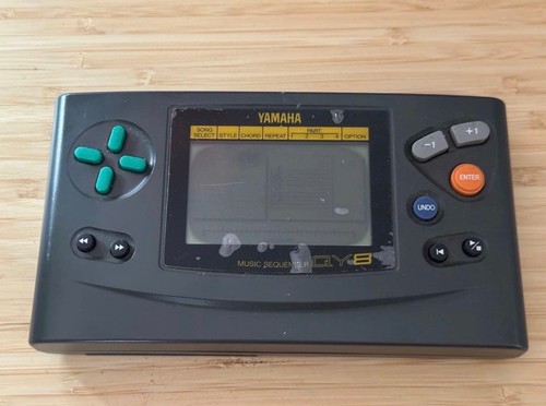 Yamaha qy8 music sequencer - yamaha,
