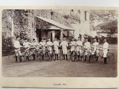 Group men uniforms - group, bicycles