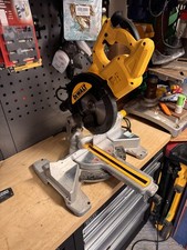 DeWalt DWS774 Seghetto