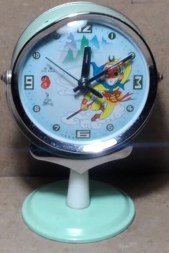 Vecchia sveglia meccanica anni - vecchia,