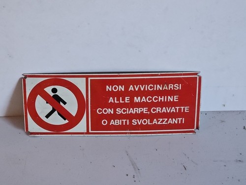 Non avvicinarsi con sciarpe - con, o