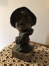 statuetta in bronzo Bambino