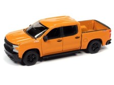 Chevrolet Silverado Trail Boss LT 2020 **** Auto World Premium 1:64 IMBALLO ORIGINALE