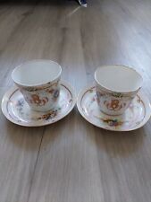 PAIRE DE TASSES PORCELAINE
