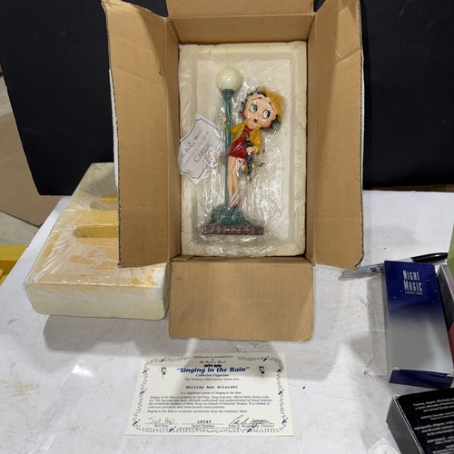 Figurina betty boop che - che, canta
