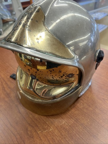 Casco antincendio francese